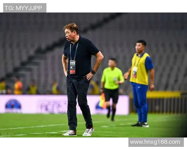 足球巨星情场受挫失恋风波引发球迷热议职业状态或受影响