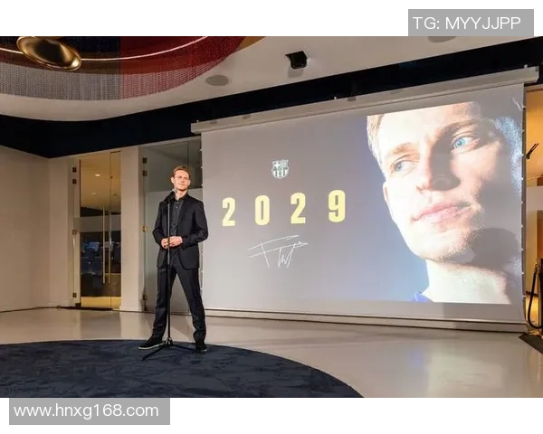 足球球星气质自拍展现独特魅力与自信风采 传递运动员的力量与优雅 足球球星气质自拍展现独特魅力与自信风采 传递运动员的力量与优雅