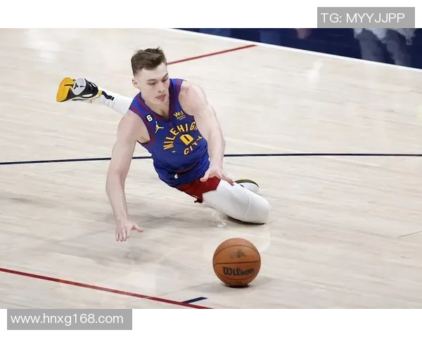 篮球与足球双栖巨星跨界对决:NBA球员踢球挑战和足球明星投篮惊艳瞬间 篮球与足球双栖巨星跨界对决:NBA球员踢球挑战和足球明星投篮惊艳瞬间